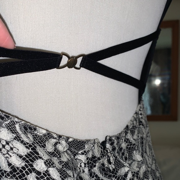 La Perla Elegant Black And White Floral Lace Chemise Style Dress Preloved - Picture 7 of 14